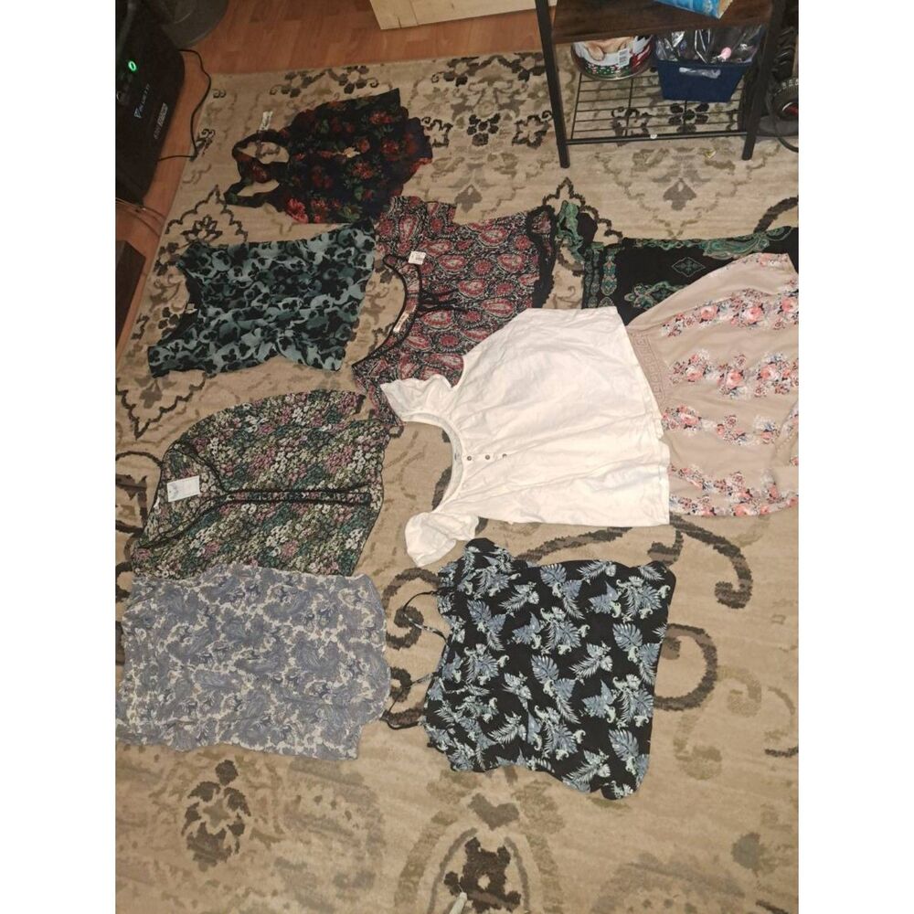 Lot # 111 Bundle of 9 tops-Blouses Small to Medium